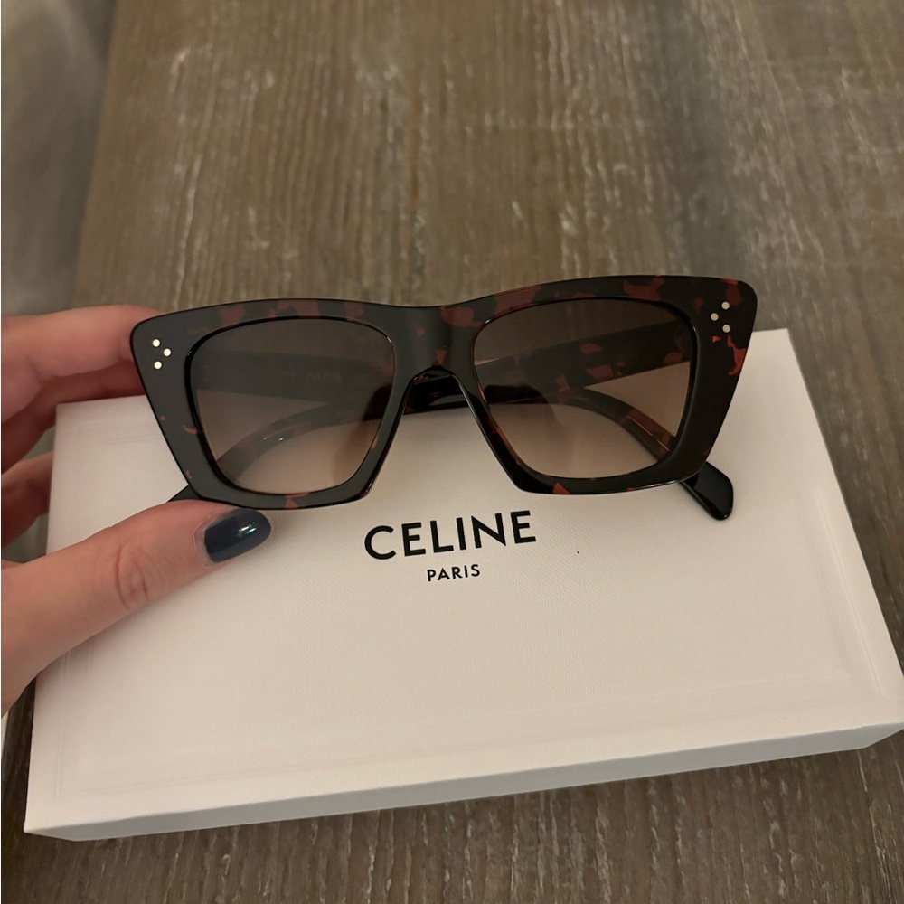 Celine Cat Eye Sunglasses - BOLD CL40187I, red spotted Havana. Brand new!